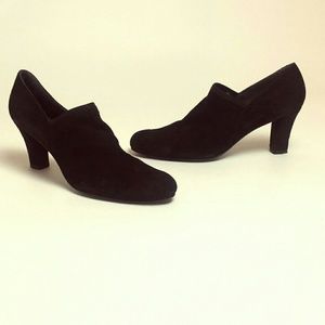 Stuart Weitzman  Black Suede Covered Heel Booties